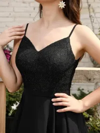 czarna-asymetryczna-sukienka-rozkloszowana-ramiaczka-zlota-nitka-shein-38