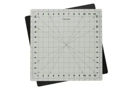 obrotowa-mata-do-ciecia-355-x-355-cm-linijka-do-wykrojow-fiskars-1020694
