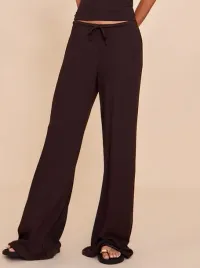 prettylittlething-spodnie-damskie-proste-dluga-rozmiar-36