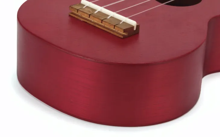 ukulele-sopranowe-czerwone-mahalo-kahiko-zestaw-mostek-mahon