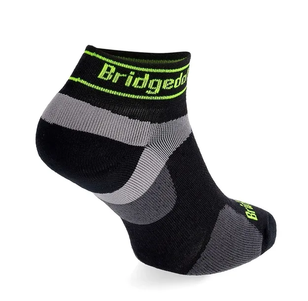 skarpety-do-biegania-bridgedale-ultra-lt-t2-merino-sport-low-black-48-wlasciwosci-oddychajace