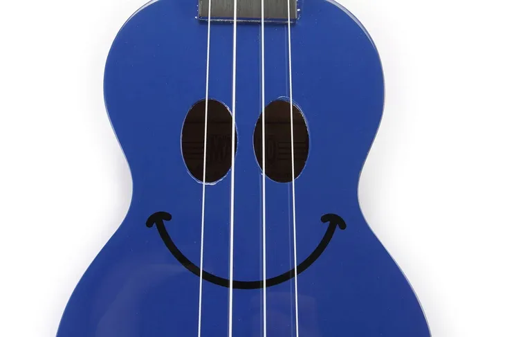 ukulele-sopranowe-mahalo-usmiech-granatowe-zestaw-akcesoria-w-zestawie-pokrowiec