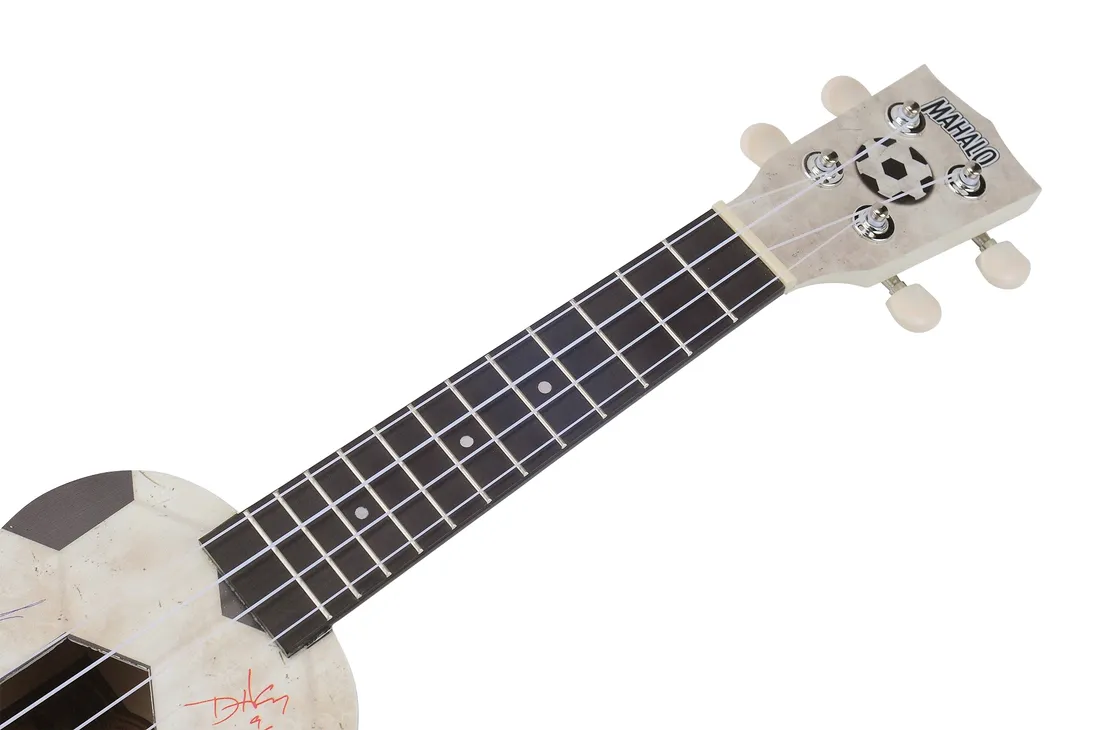 ukulele-sopranowe-pilka-nozna-mahalo-seria-art-ii-rodzaj-sopranowe