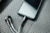 neo-tools-kabel-przewod-3w1-lightning-usb-c-micro-ladowarka-samochodowa-kolor-czarny-konstrukcja-oplot