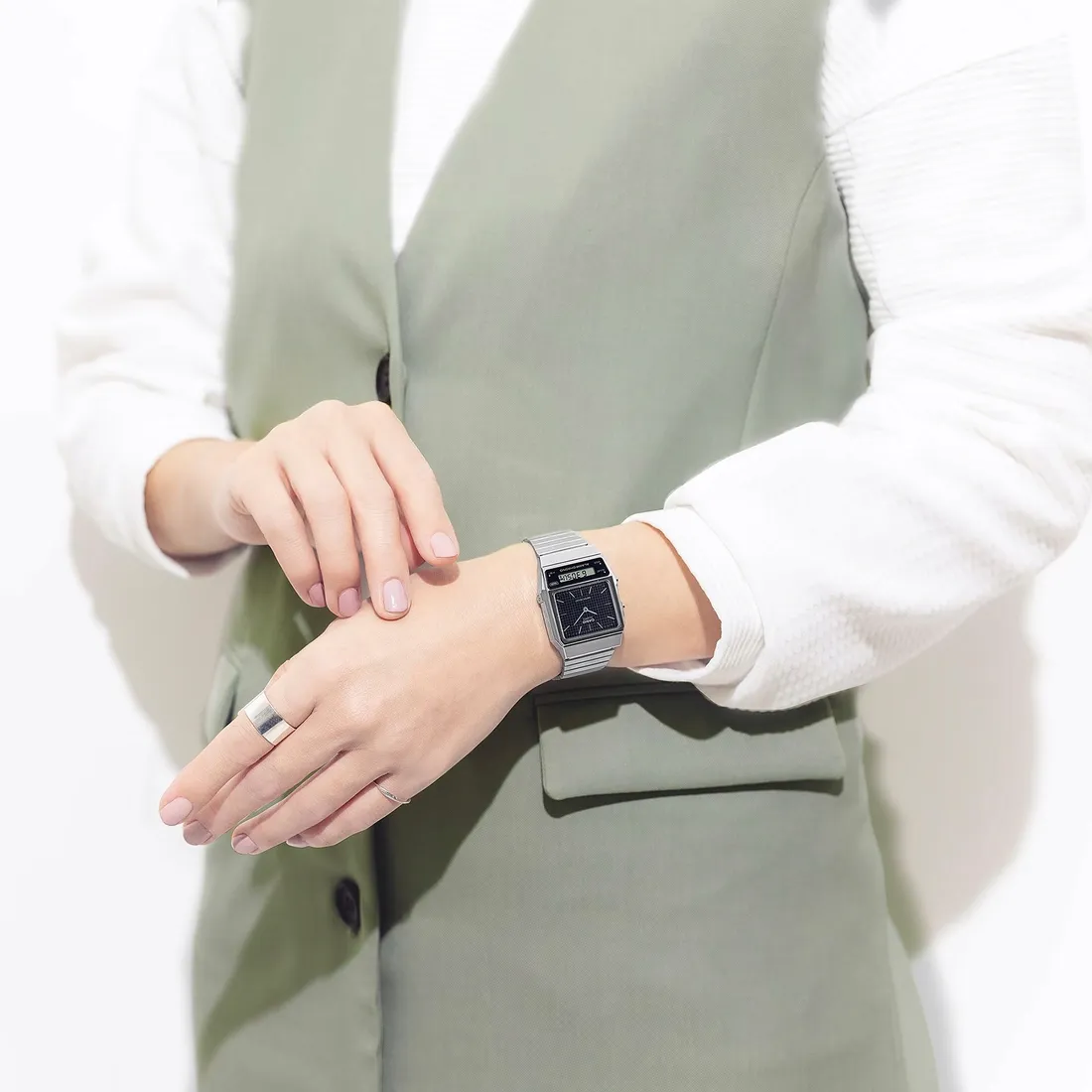 casio-zegarek-damski-aq-800e-1adf