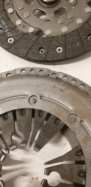 sprzeglo-kolo-dwumasowe-sachs-2290-601-059-numery-katalogowe-zamiennikow-aisin-ske-vg71