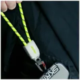 uniwersalna-smycz-na-nadgarstek-z-kablem-2w1-skinarma-dyno-ve-usb-c-usb-c-waga-z-opakowaniem-0-2-kg