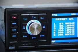 multimedialne-radio-samochodowe-mp3-mp4-avi-pilot