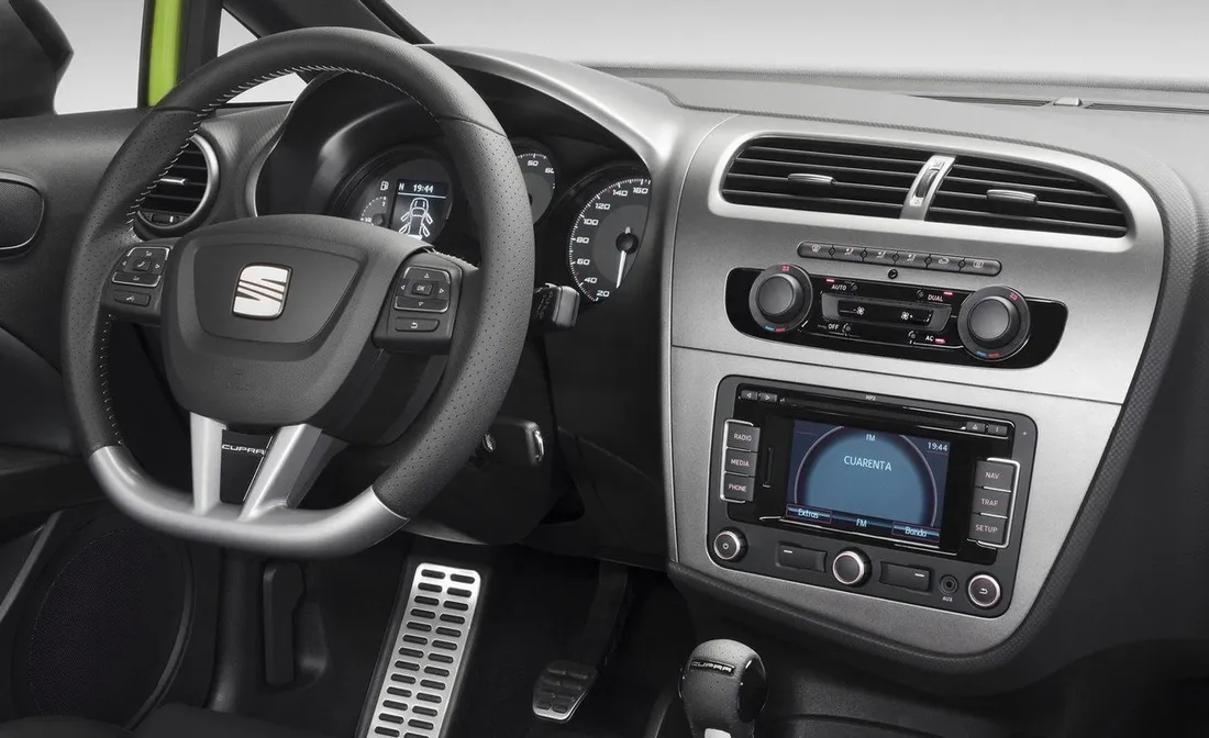 ramka-do-radia-seat-leon-ii-2005-2012