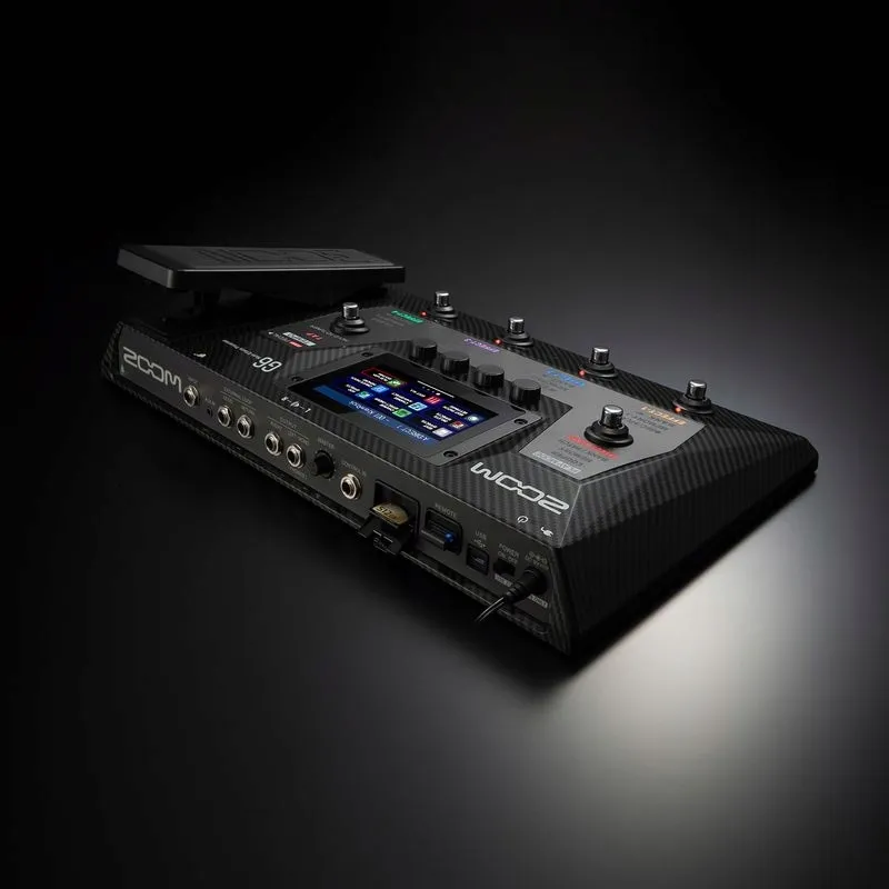 zoom-g6-procesor-gitarowy-multiefekt-z-pedalem-ekspresji-pedalboard-waga-z-opakowaniem-2-kg