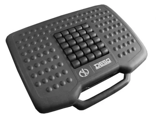 podnozek-czarny-regulowany-marka-desq