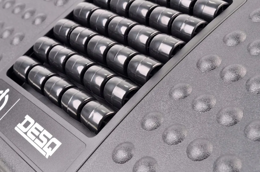 podnozek-czarny-regulowany-kolor-czarny