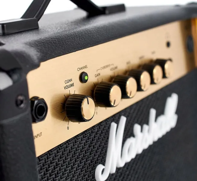 combo-tranzystorowy-marshall-konstrukcja-tranzystorowy-waga-z-opakowaniem-7-6-kg