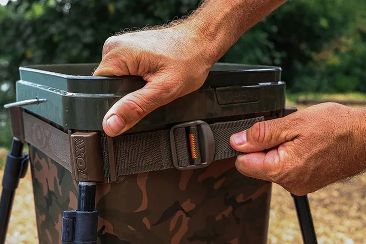 pas-stojak-na-wiadro-spod-bucket-strap-fox-kod-producenta-fox