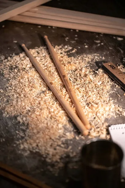 palki-perkusyjne-meinl-standard-5a-hickory-kod-producenta-sb101-material-wykonania-hikora