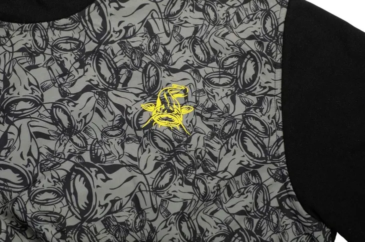 black-cat-bluza-z-kapturem-s-material-dominujacy-bawelna