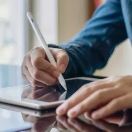 uniq-pixo-lite-2-0-rysik-magnetyczny-do-ipada-bialy-dove-white