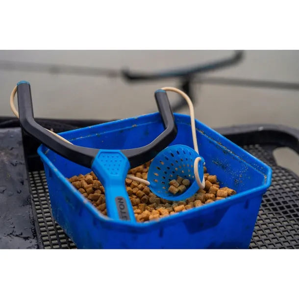 proca-preston-p0190020-model-p0190020