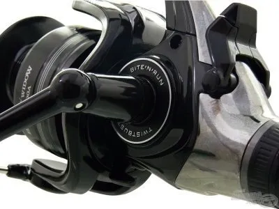kolowrotek-daiwa-black-widow-br-3500-nawoj-79-cm