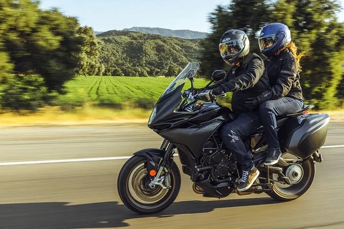 kask-hjc-f100-solid-pearl-white-xl