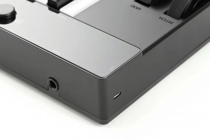 ik-irig-acoustic-interfejs-audio-marka-ik-multimedia-kolor-czarny