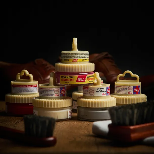 krem-do-butow-palc-czerwony-50-ml-dedykowany-material-skora-naturalna