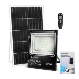 naswietlacz-solarny-led-z-panelem-slonecznym-300w