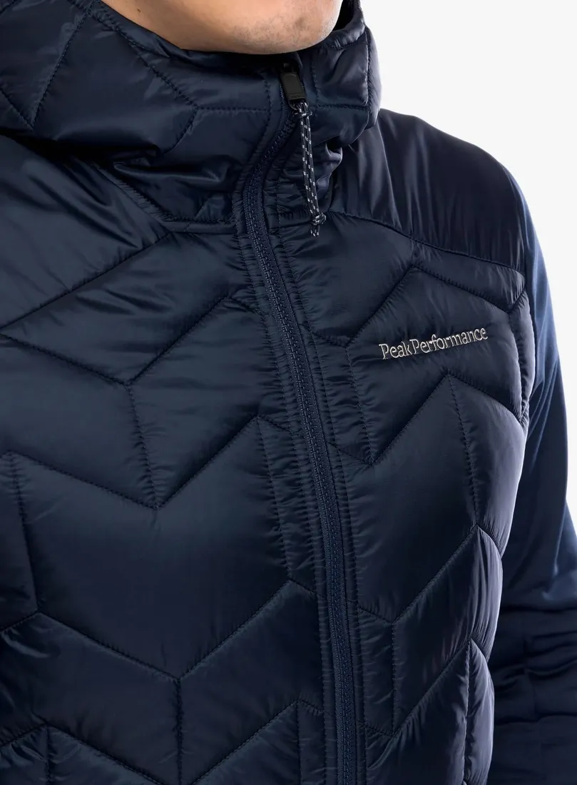 kurtka-peak-performance-elevate-liner-hybrid-hood-r-m