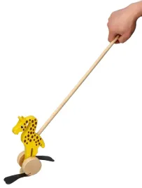 nature-planet-drewniana-zyrafa-na-patyku