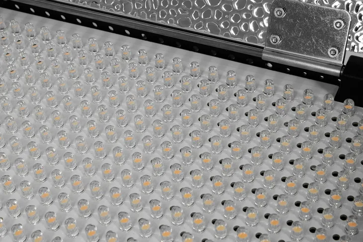 lampa-led-yongnuo-yn6000-wb-3200-k-5600-k-marka-yongnuo-model-yn-6000