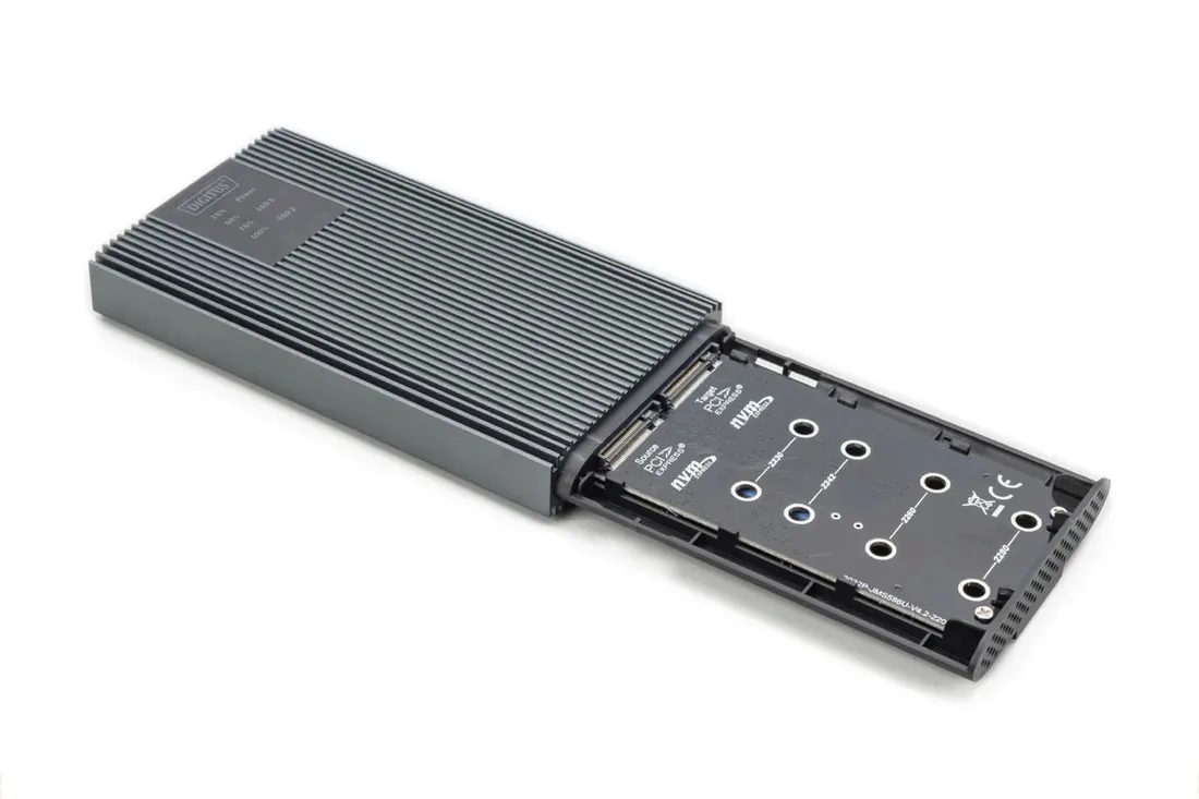 obudowa-stacja-klonujaca-usb-3-1-typ-c-na-dyski-ssd-m-2-nvme-20-gbps-waga-z-opakowaniem-0-42-kg