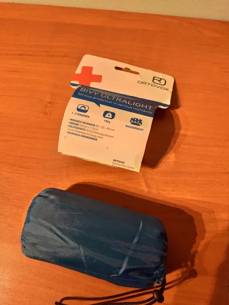 ultralekka-plachta-biwakowa-ortovox-bivy-ultralight-shocking-orange-waga-150-g