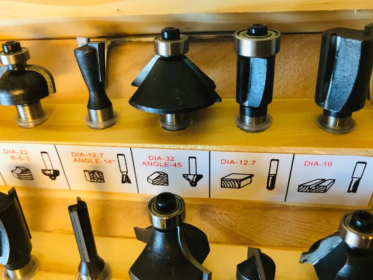 frezy-do-drewna-jobi-12-elem-marka-jobiprofi-rodzaj-frezu-czolowy