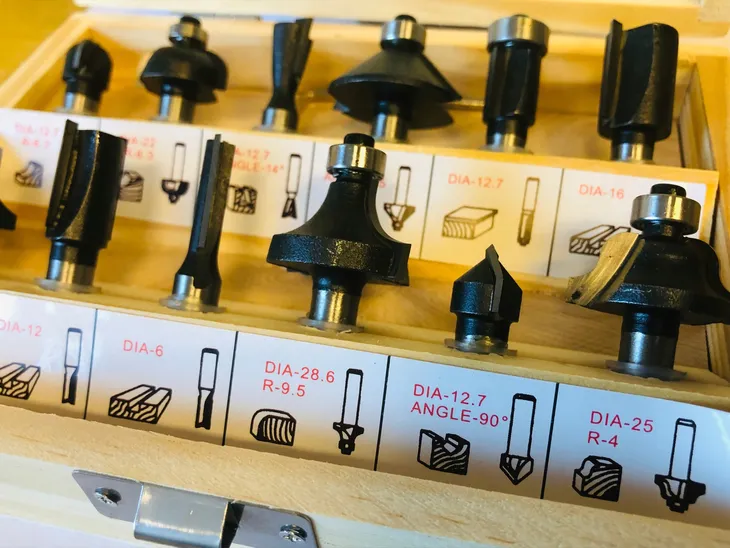 frezy-do-drewna-jobi-12-elem-marka-jobiprofi-srednica-trzpienia-8mm