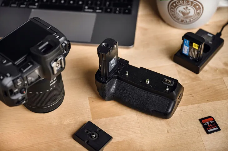 battery-pack-newell-bg-e22-do-canon-eos-r-model-n-bg-e22-marka-newell