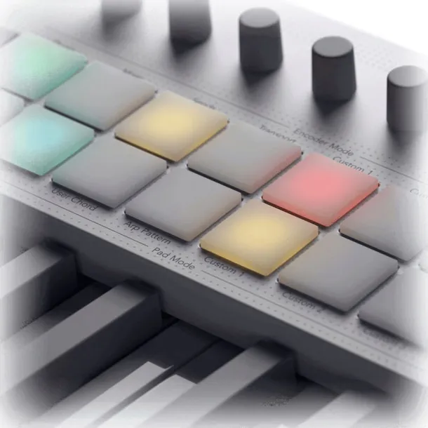novation-launchkey-mini-37-mk4-white-klawiatura-sterujaca-kontroler-midi-certyfikat-ce