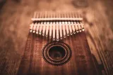 meinl-kl1707h-kalimba-17-tonowa-akacja-zestaw-marka-meinl-waga-z-opakowaniem-0-4-kg