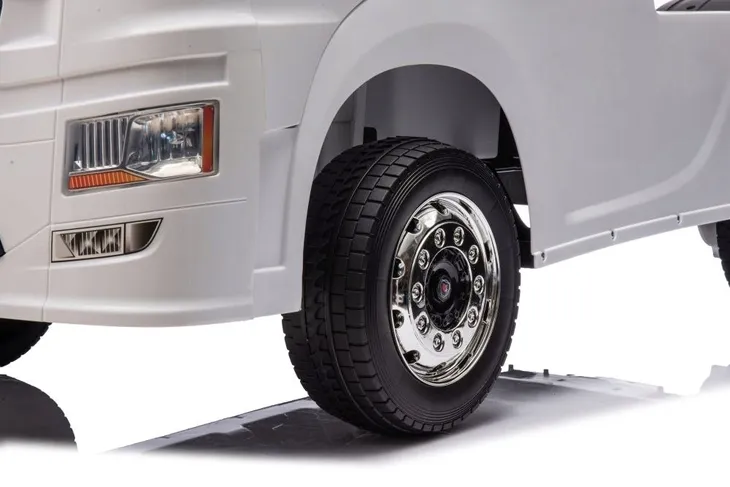 samochod-lean-toys-bialy-waga-z-opakowaniem-33-5-kg