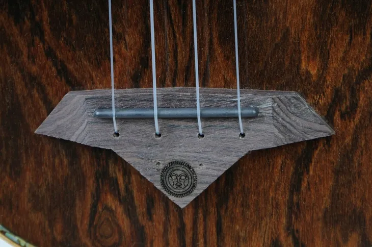 ukulele-koncertowe-flycat-akcesoria-w-zestawie-tabele-akordow