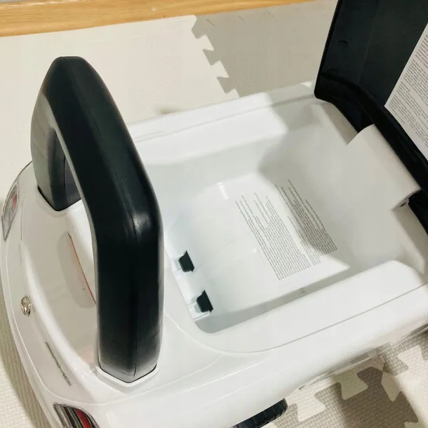 jezdzik-5902808151159-bialy-wiek-dziecka-12-m-marka-lean-toys