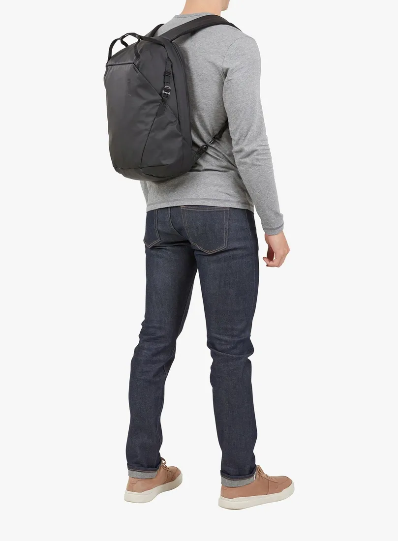plecak-antykradziezowy-thule-tact-backpack-16-l-black-black-marka-thule