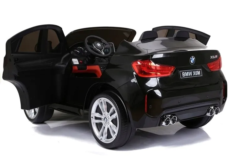 samochod-bmw-czarny-zlozony-szerokosc-pojazdu-101-cm