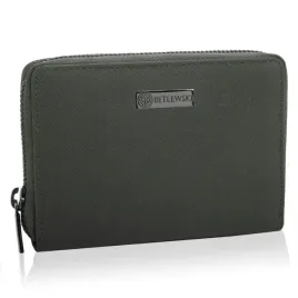 betlewski-portfel-skora-naturalna-zielony-kobieta