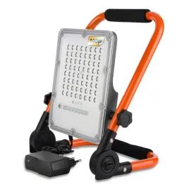 naswietlacz-led-100w-halogen-budowlany-roboczy-na-stojaku-bateria-ladowarka