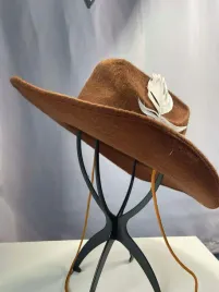 klasyczny-kapelusz-kowbojski-idealny-na-imprezy-tematyczne-festyny-brazowy