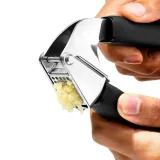 praska-do-czosnku-oxo-material-stal-nierdzewna