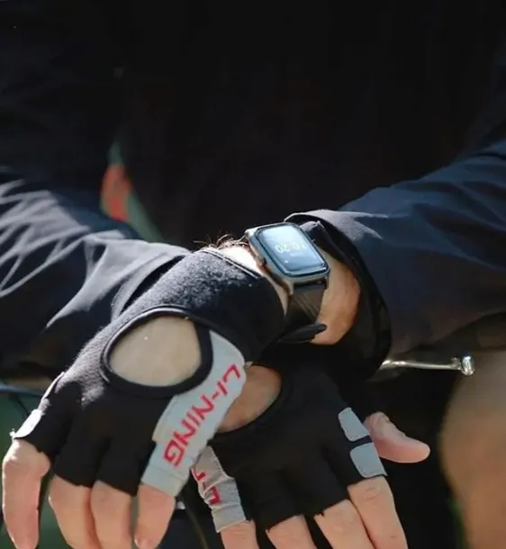 smartwatch-101-smart-watch-czarny-komunikacja-bluetooth