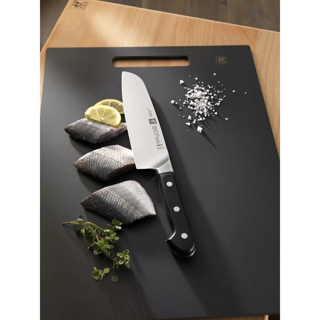 zwilling-pro-noz-santoku-uniwersalny-18cm-hartowany-linia-pro