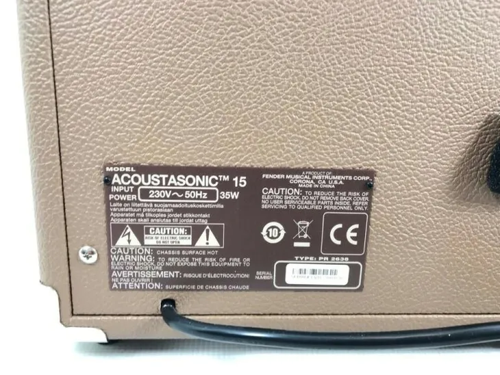 fender-acoustasonic-15w-combo-akustyczne-wzmacniacz-gitarowy-10w-konstrukcja-tranzystorowy-marka-fender