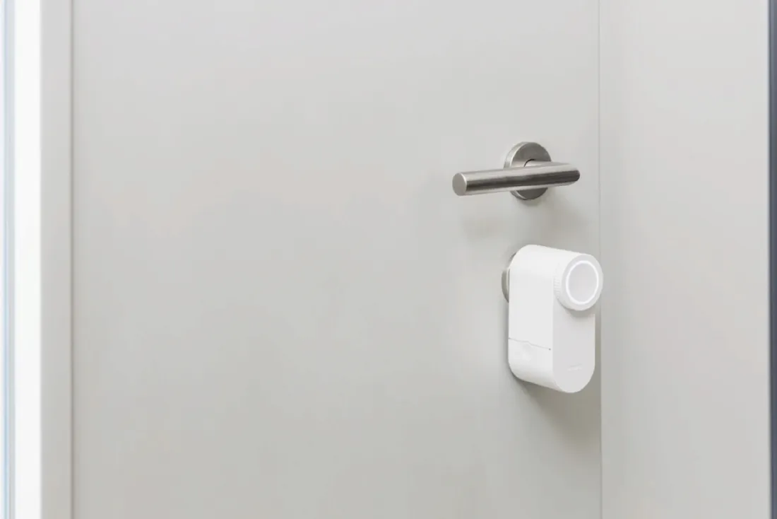 abus-inteligentna-blokada-silnika-loxeris-one-bialy